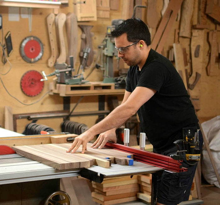 Maxime Poisson, Ébéniste : des pièces modernes, une inspiration ancestrale
