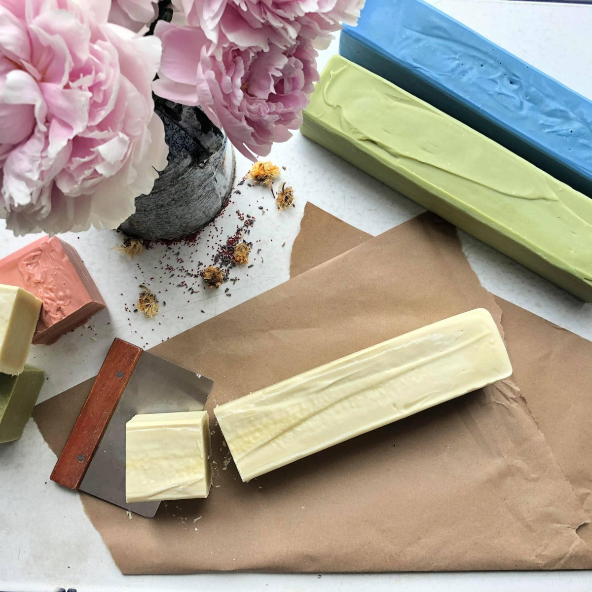 10 MARQUES DE COSMÉTIQUES LOCAUX ET SANS DANGER