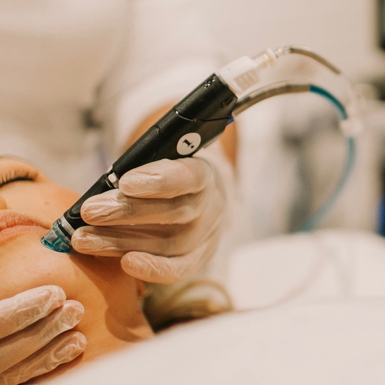 Complete treatment experience for 1 person - Lorraine Termetz Beauty Institute