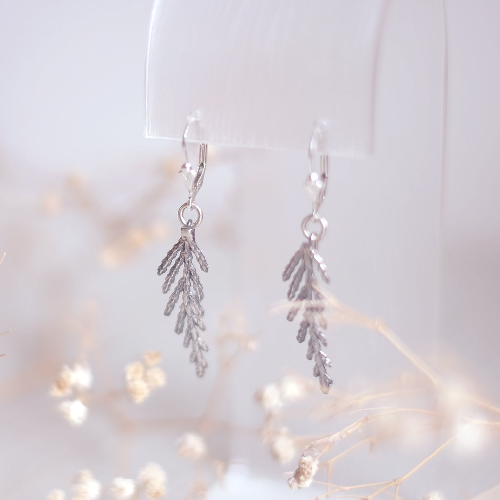 Petites Branches de Cèdre - Boucles d'oreilles en argent sterling