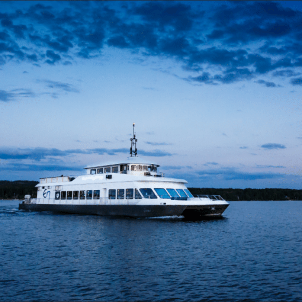 Deluxe Aperitif Cruise for 2 People - Escapades Memphrémagog
