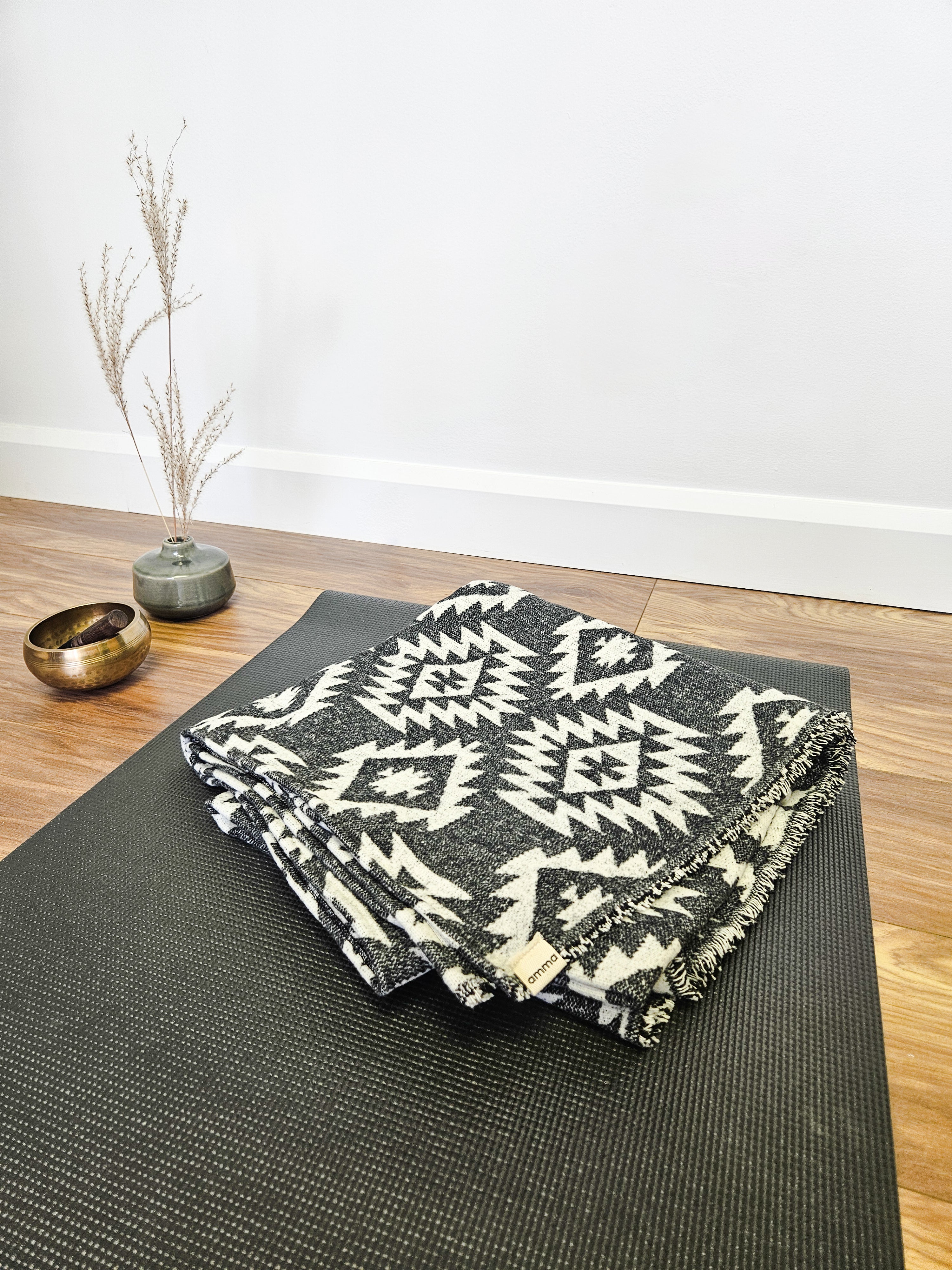 Warm meditation blanket