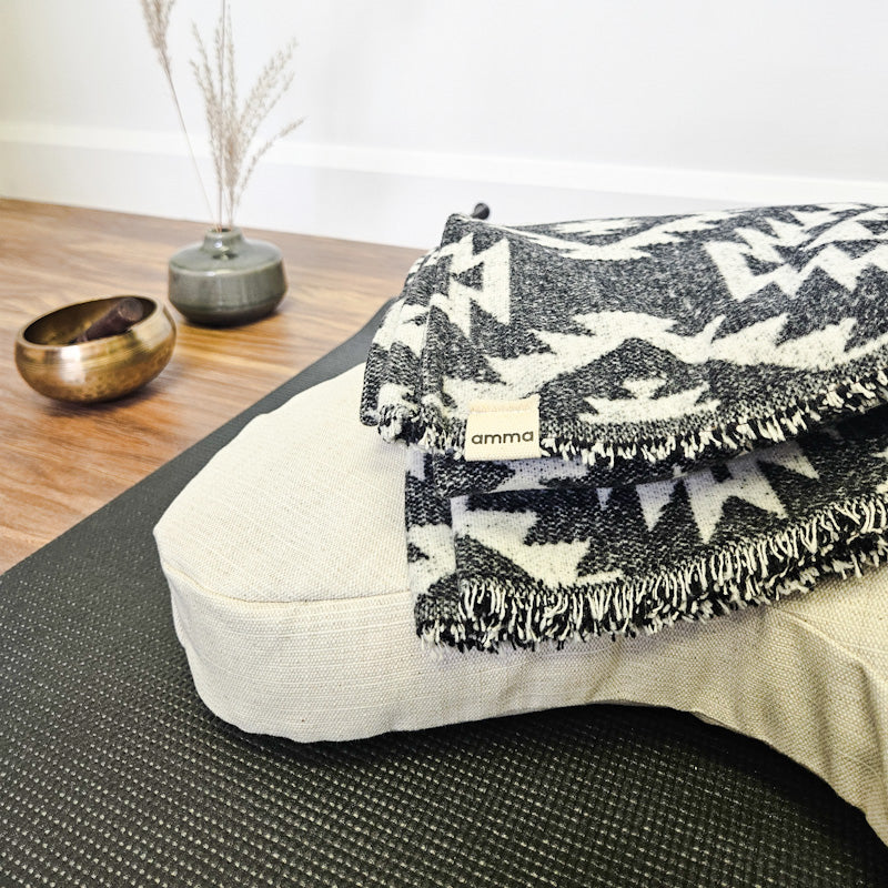 Warm meditation blanket