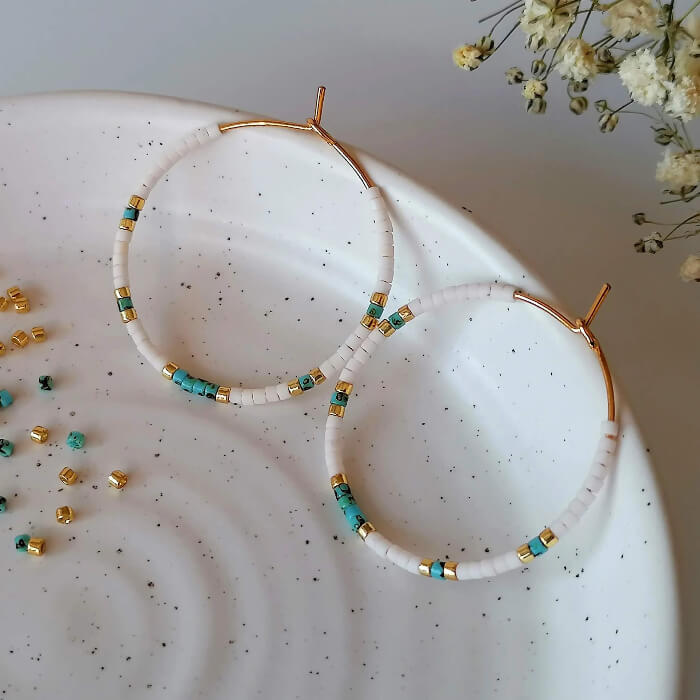 Créoles artisanales bleu Picasso | Perles de verre & acier inox | Style bohème chic