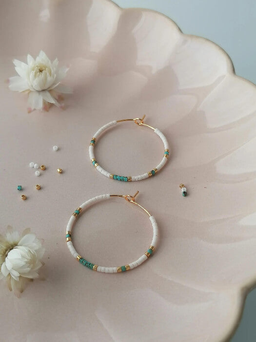 Créoles artisanales bleu Picasso | Perles de verre & acier inox | Style bohème chic