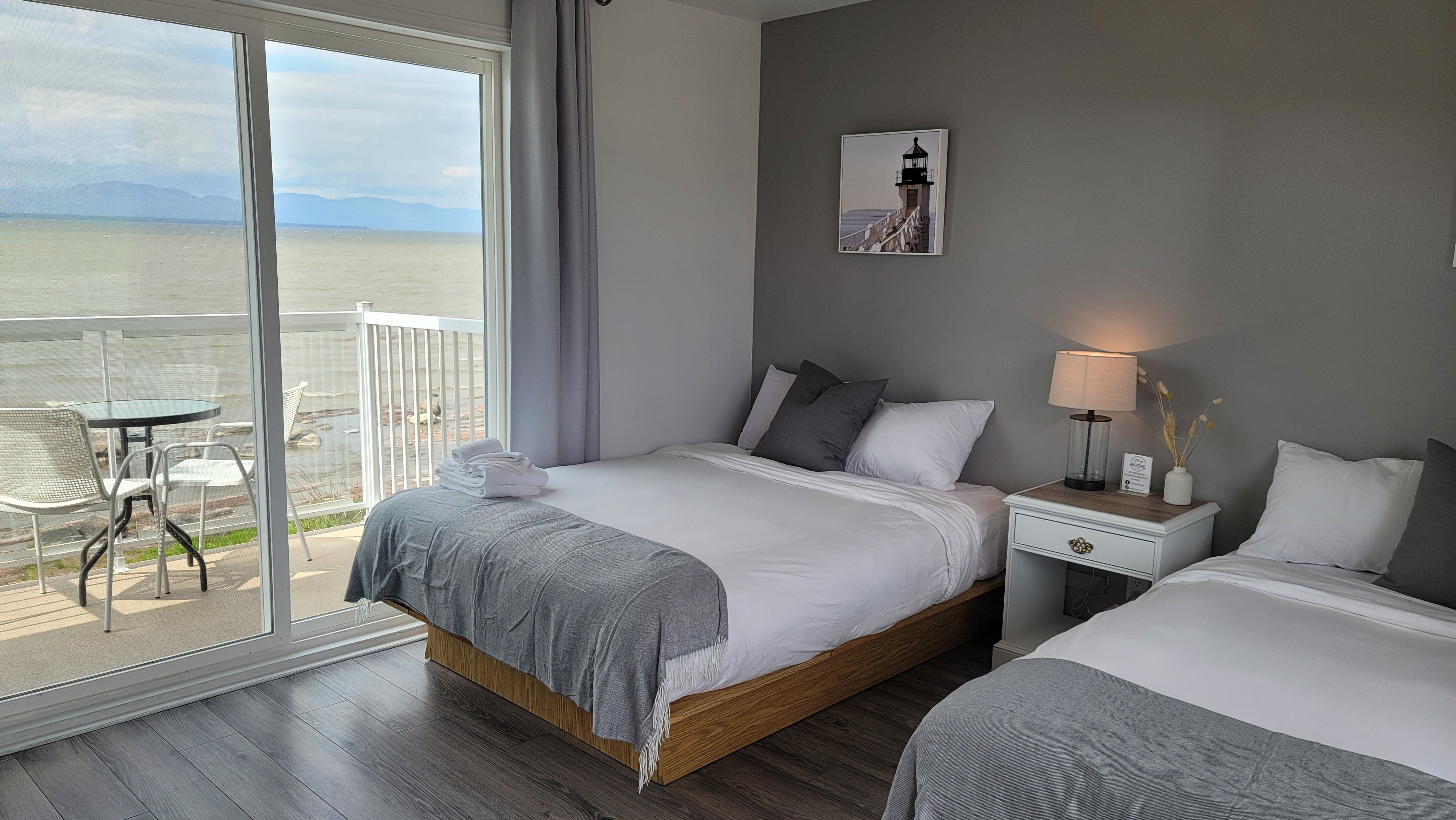 Nuitée et consommation pour 2 personnes - La Plage Motel