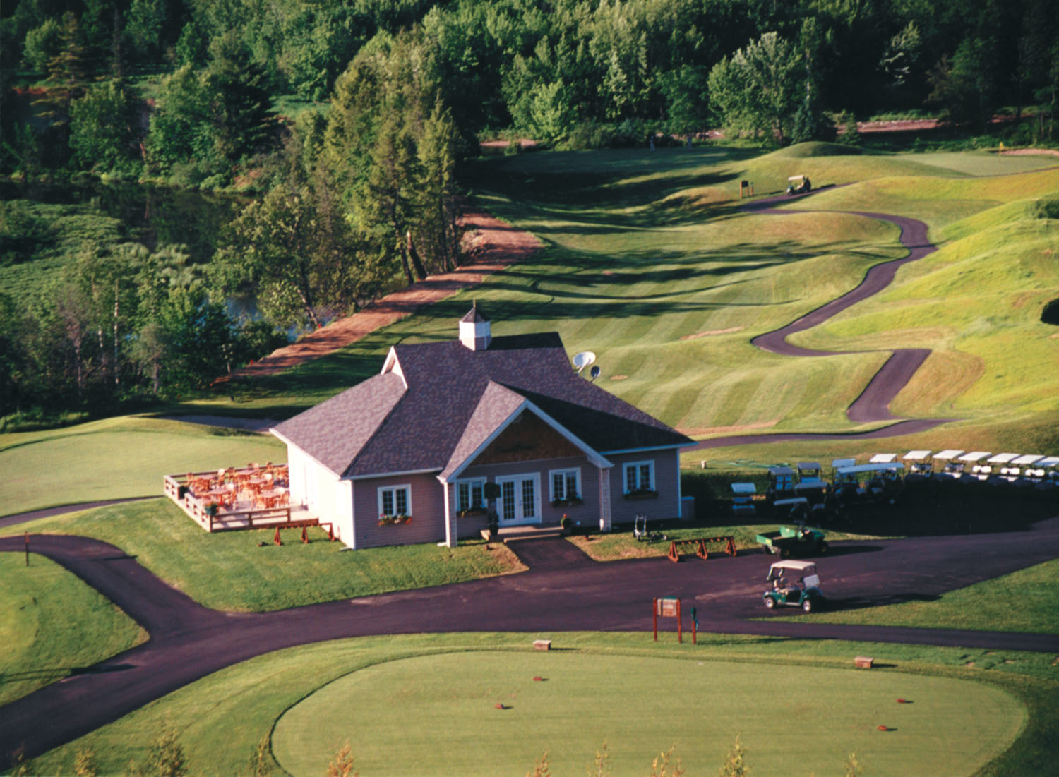 Golf activity and lunch for 2 people - Golf Manitou