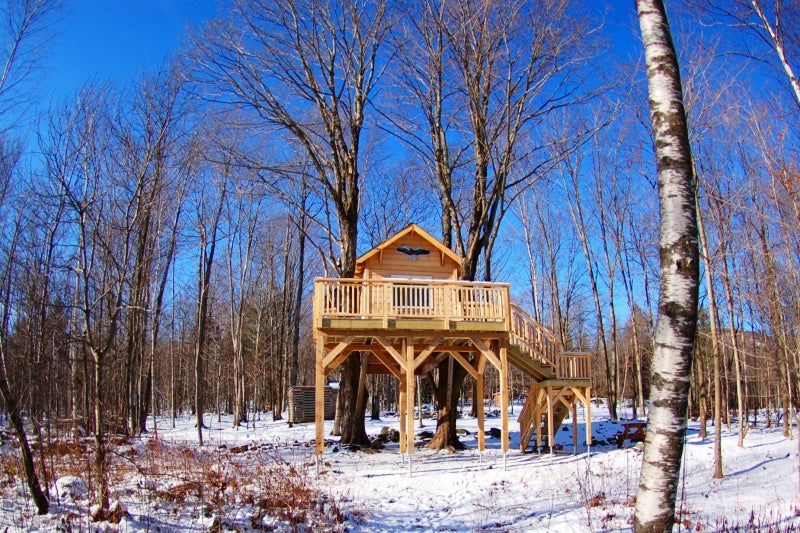 Overnight stay in a hilltop refuge and hike for 2 people - Au Diable Vert