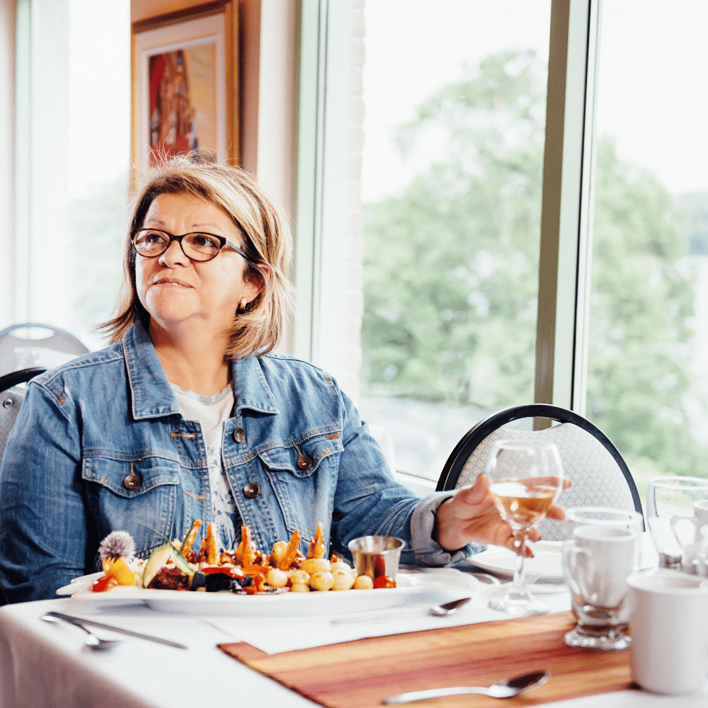 Table d'hôte et verre de vin pour 2 personnes - Ermitage Saint-Antoine