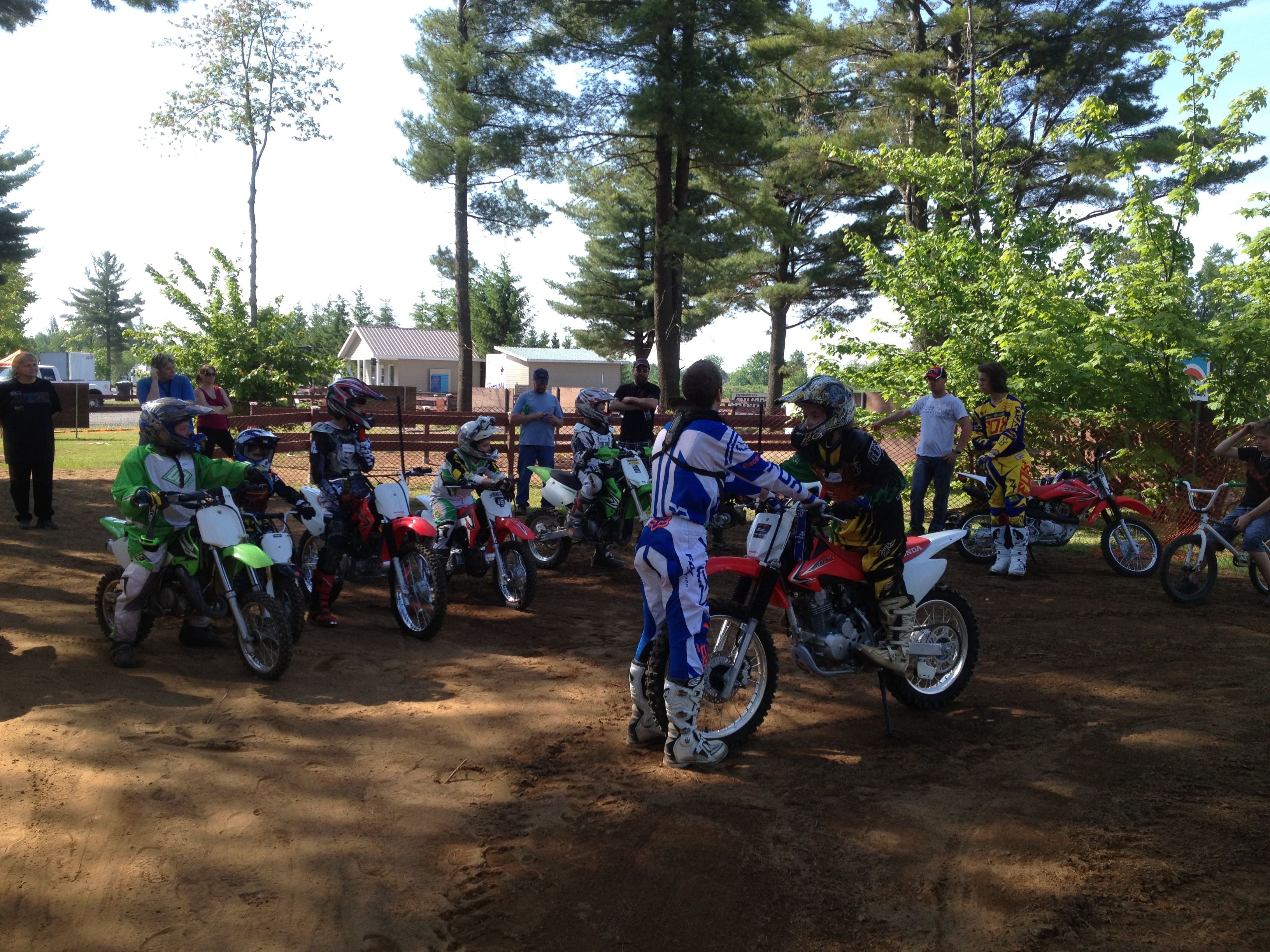 Motocross Rental for 1 Person - Motocross Deschambault Inc.