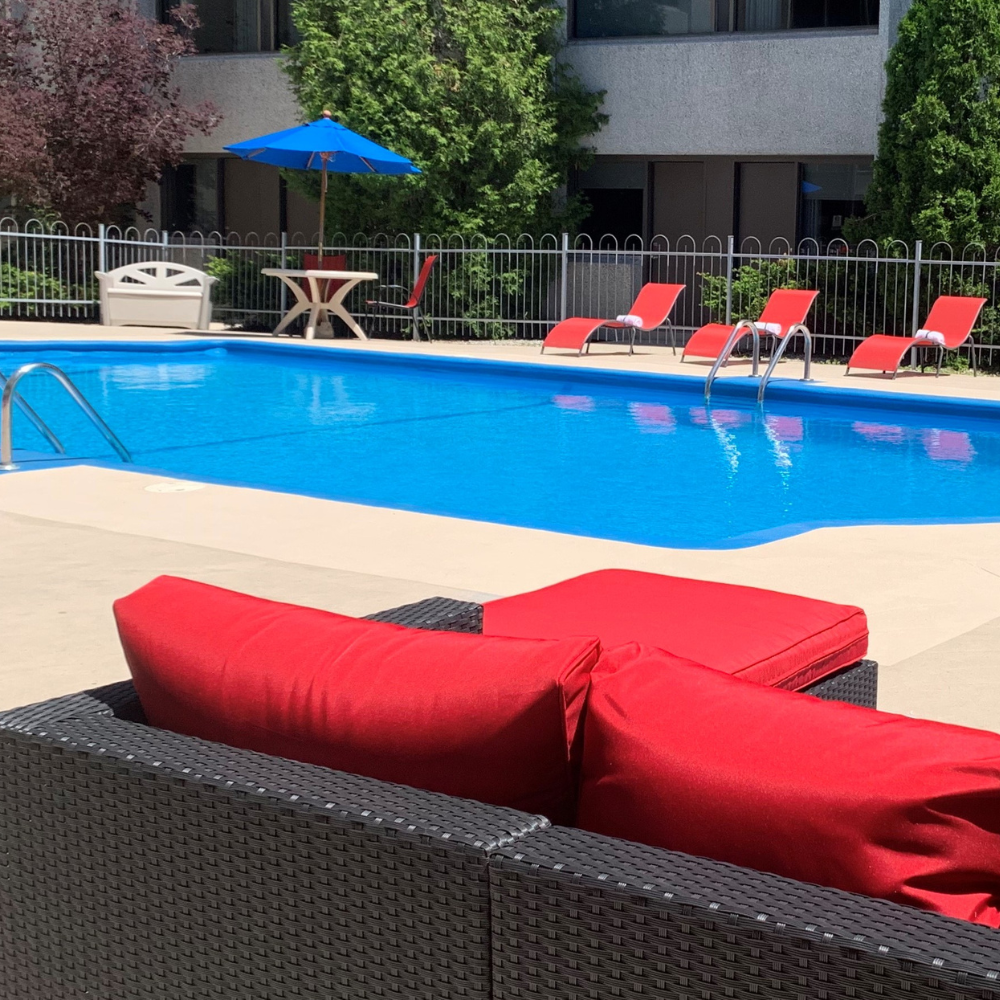Nuitée et piscine pour 2 personnes - Hôtel Universel de Montréal