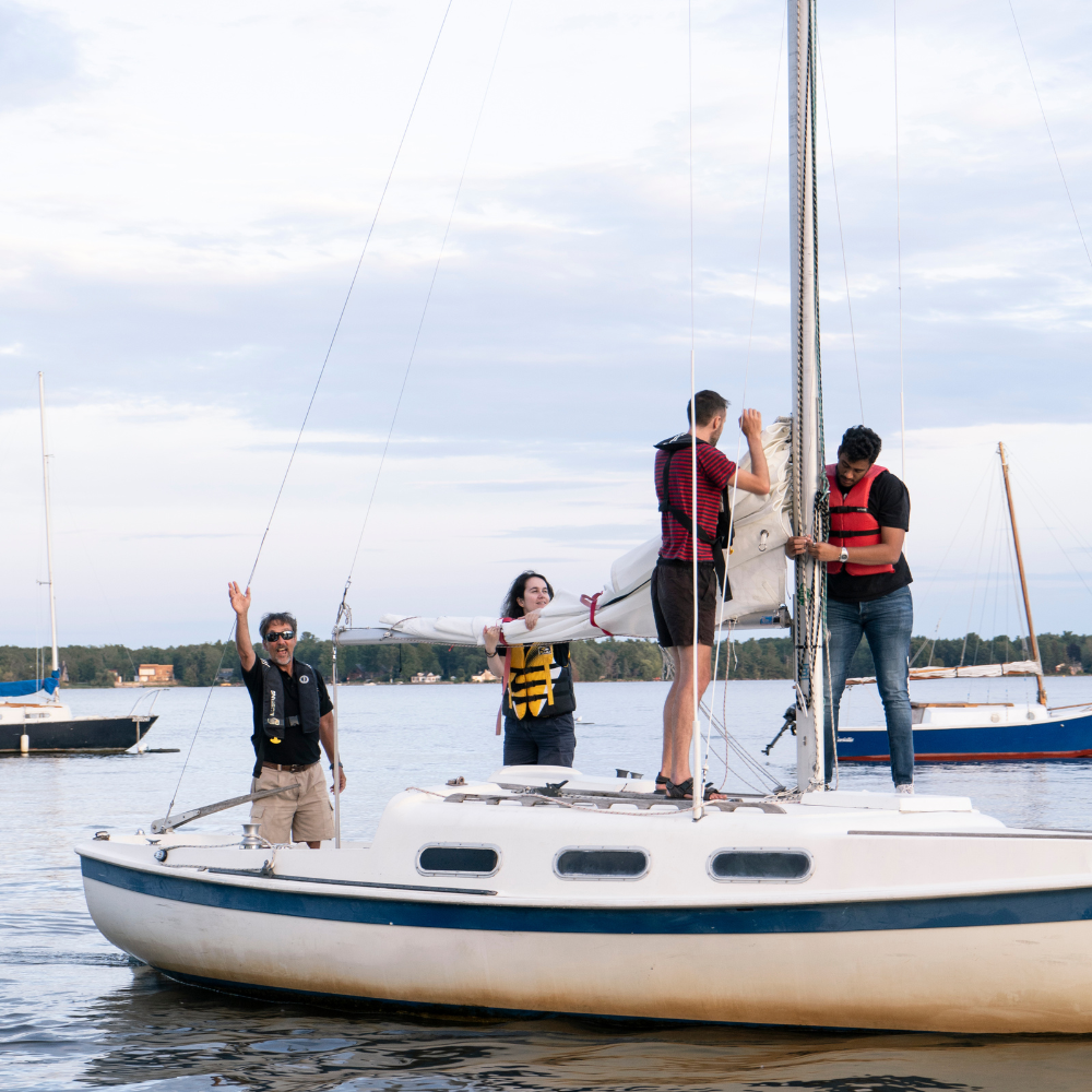 Sailing initiation for 5 people - 4-Vents Sailing School