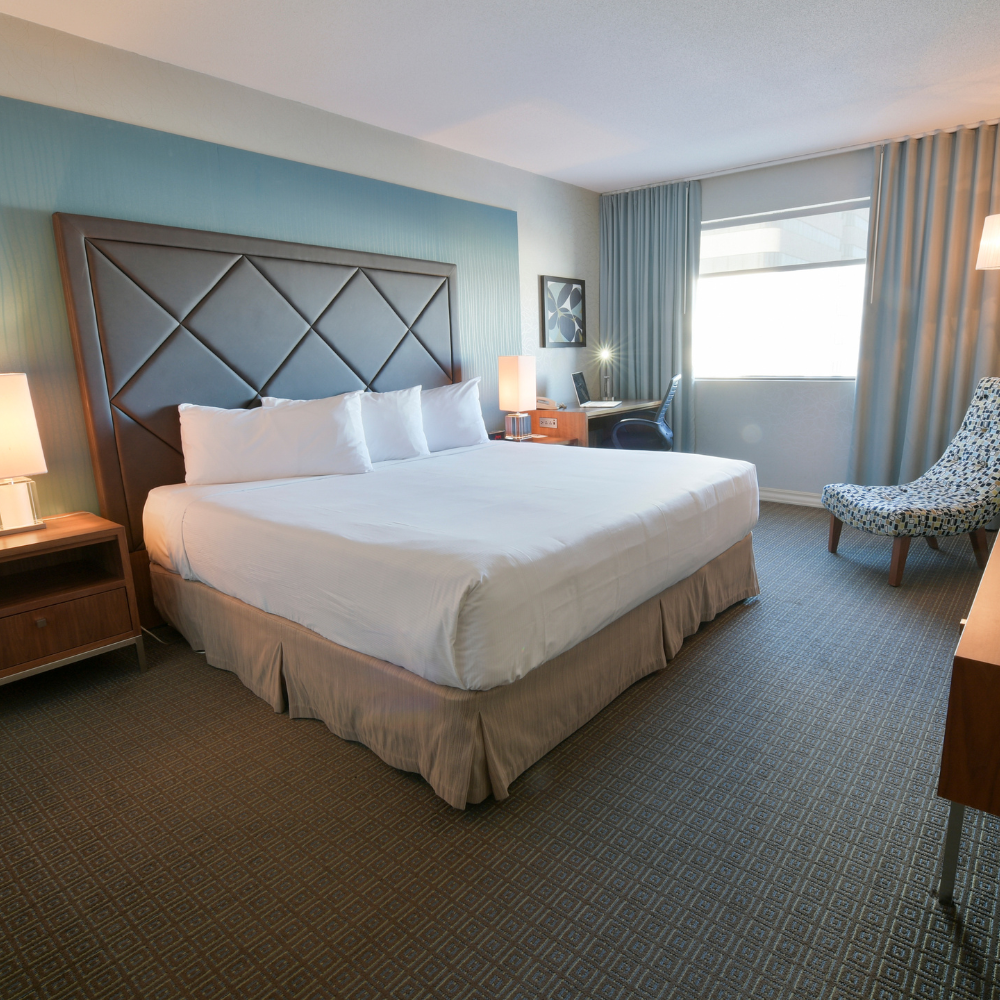 Overnight stay for 2 people - Hôtel Universel de Montréal