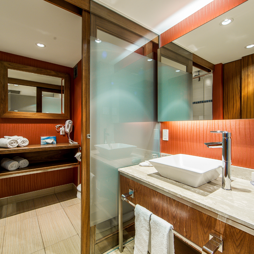 Overnight stay for 2 people - Hôtel Universel de Montréal