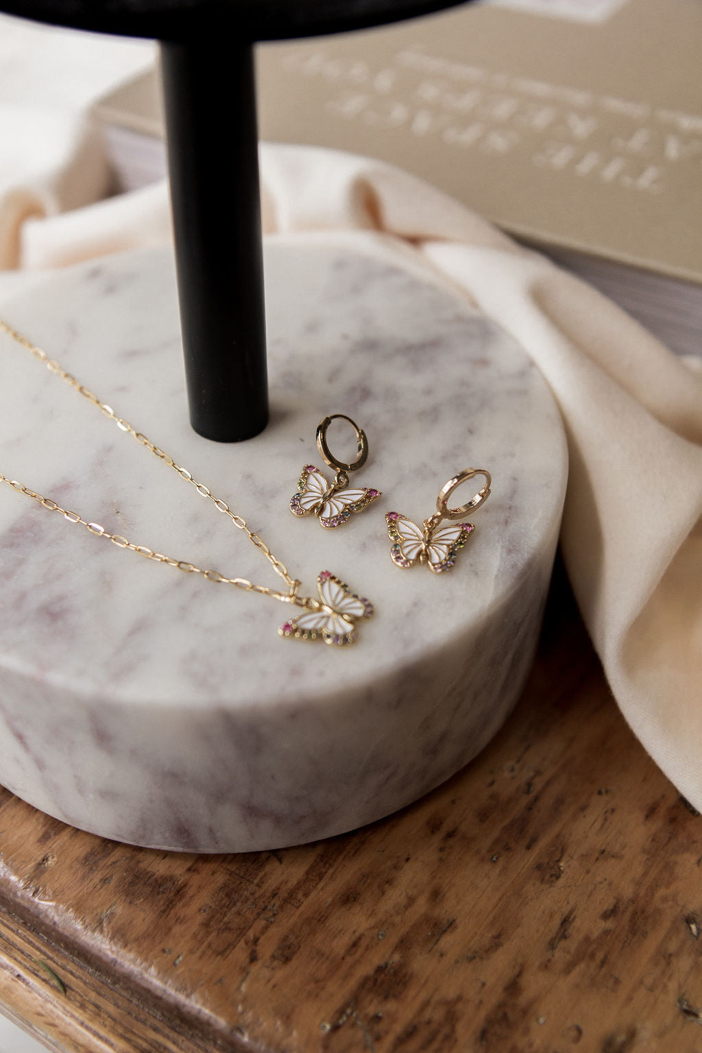 Alma necklace 3