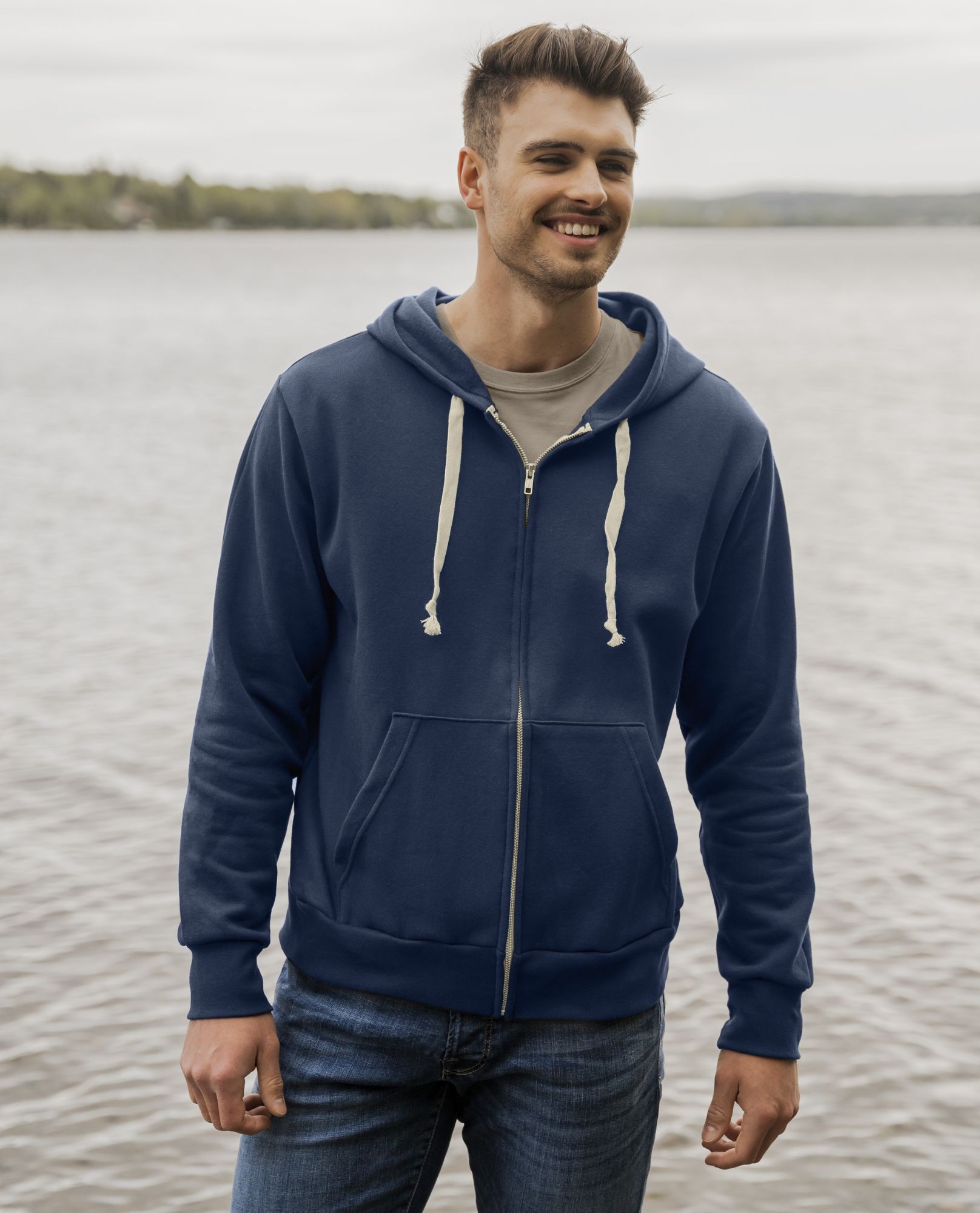 Hooded and zip-up fleece