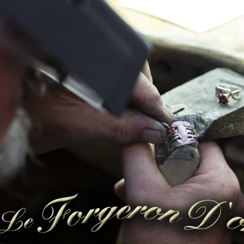 Visit to an art jewelry store for 2 people - Le Forgeron d'Or