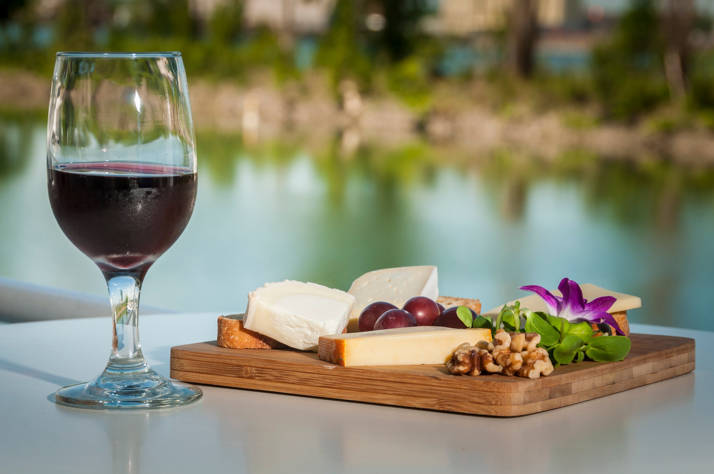 Cruise and wine tasting for 2 people - Navark Cruises
