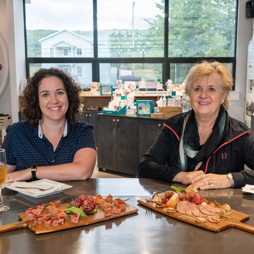 Visite, repas et vin pour 2 personnes - Centre de l'émeu de Charlevoix