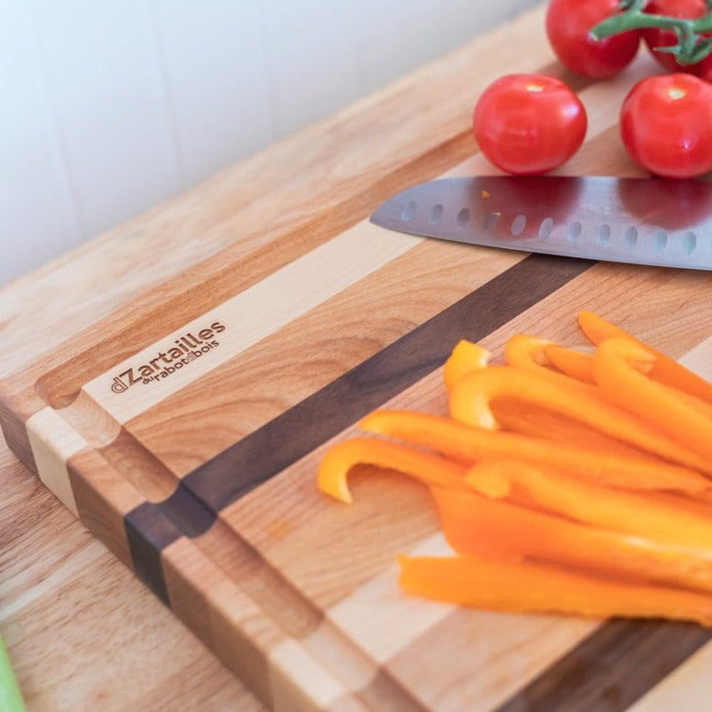 Wooden cutting board, the “D-Zartailles” with juice groove