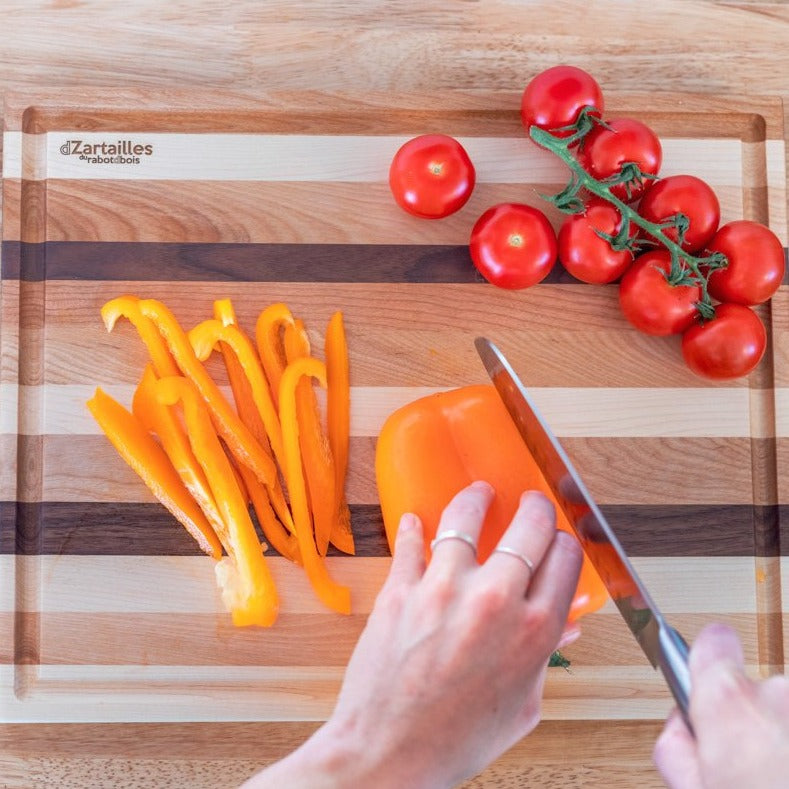Wooden cutting board, the “D-Zartailles” with juice groove