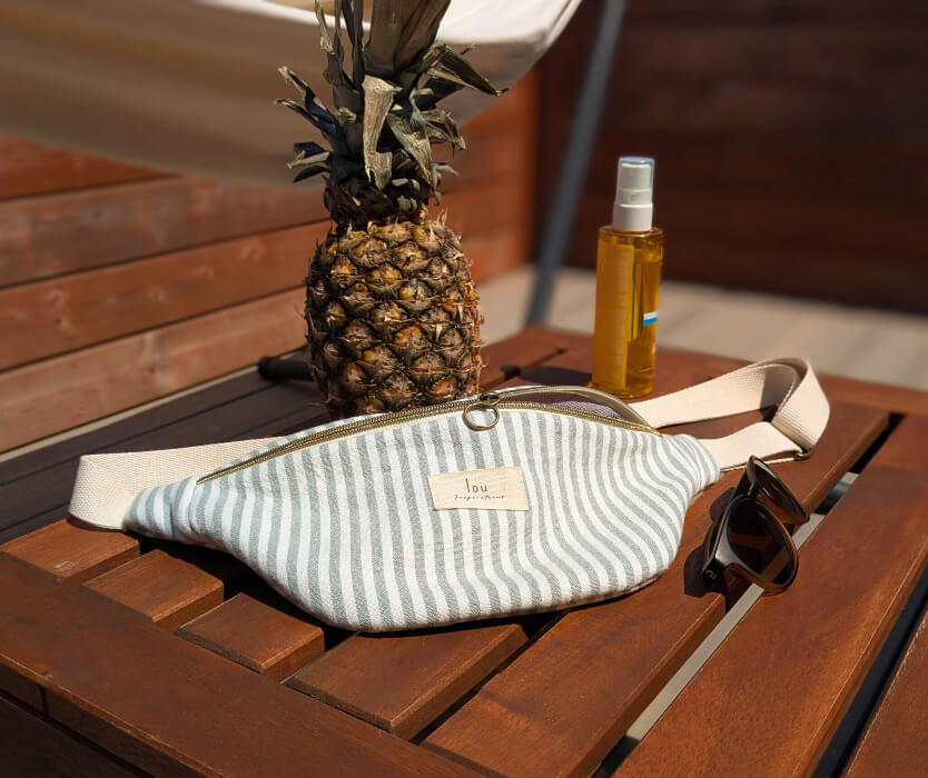 Sac banane rayé - Homme/Femme - Style estival chic et décontracté