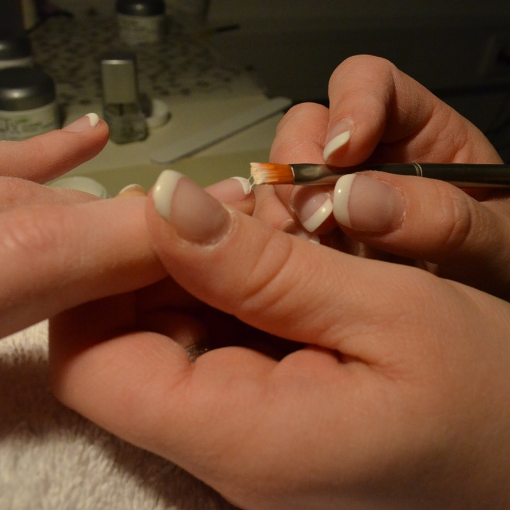 Facial, foot and hand treatment for 1 person - Esthétique M