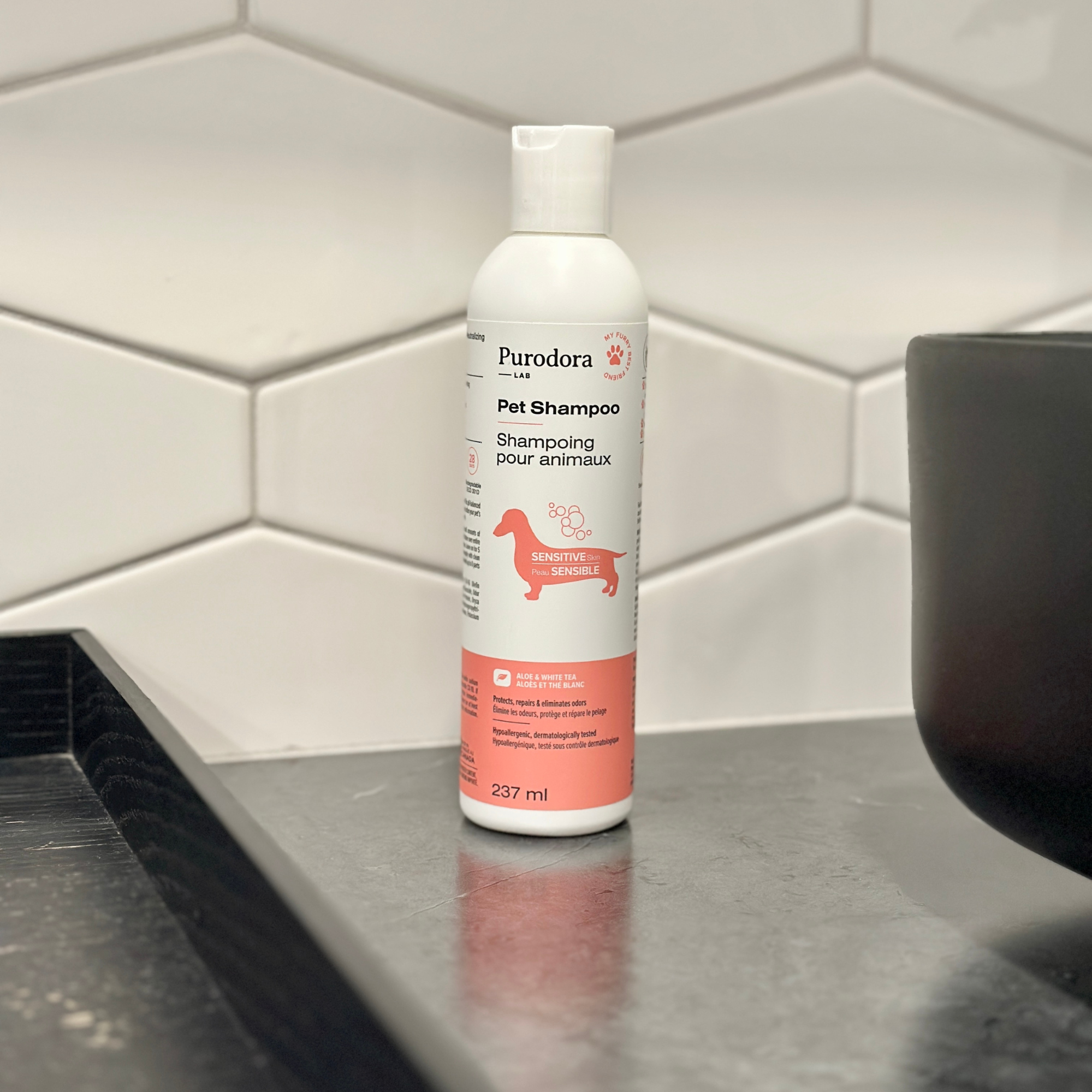 Shampoo for pets with sensitive skin