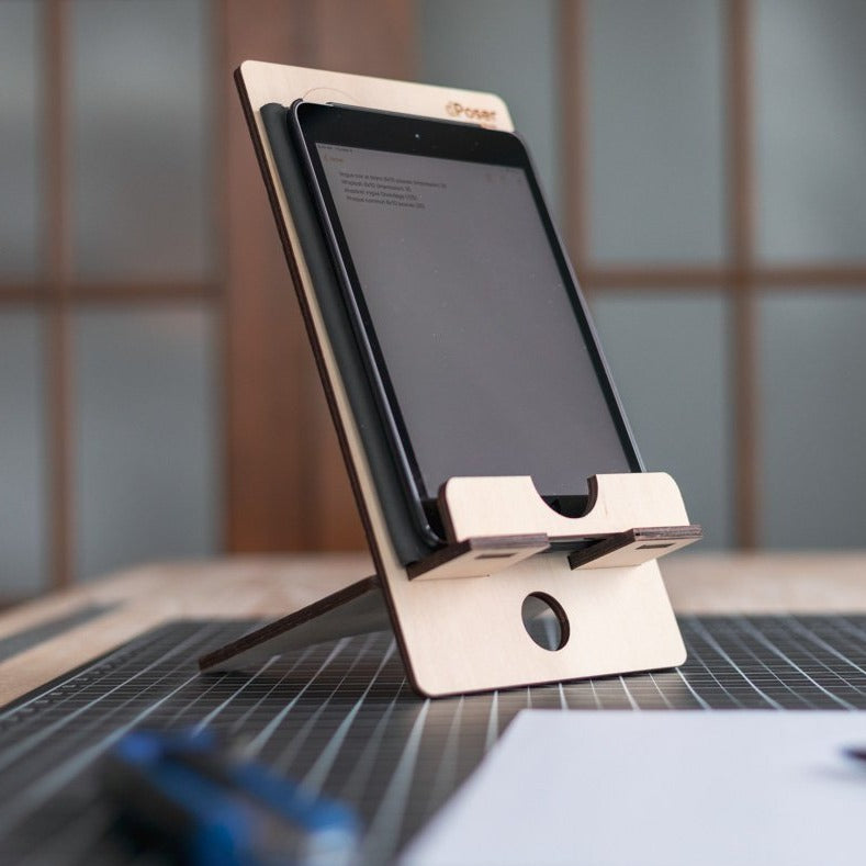 "d-Poser" electronic tablet stand