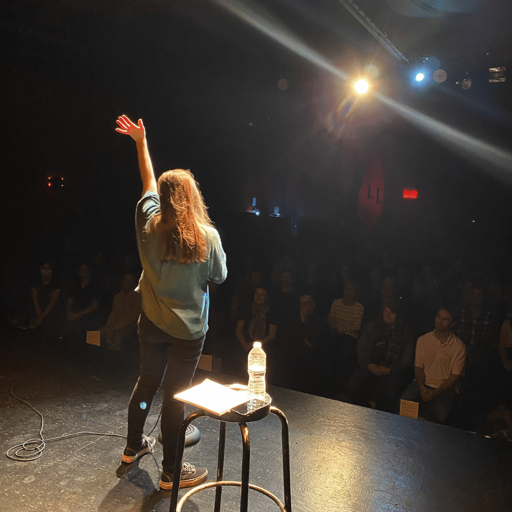 Billet, nachos et cocktail pour 2 personnes - La Comédie de Montréal