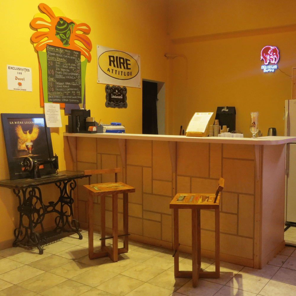 Ticket, nachos and cocktail for 2 people - La Comédie de Montréal