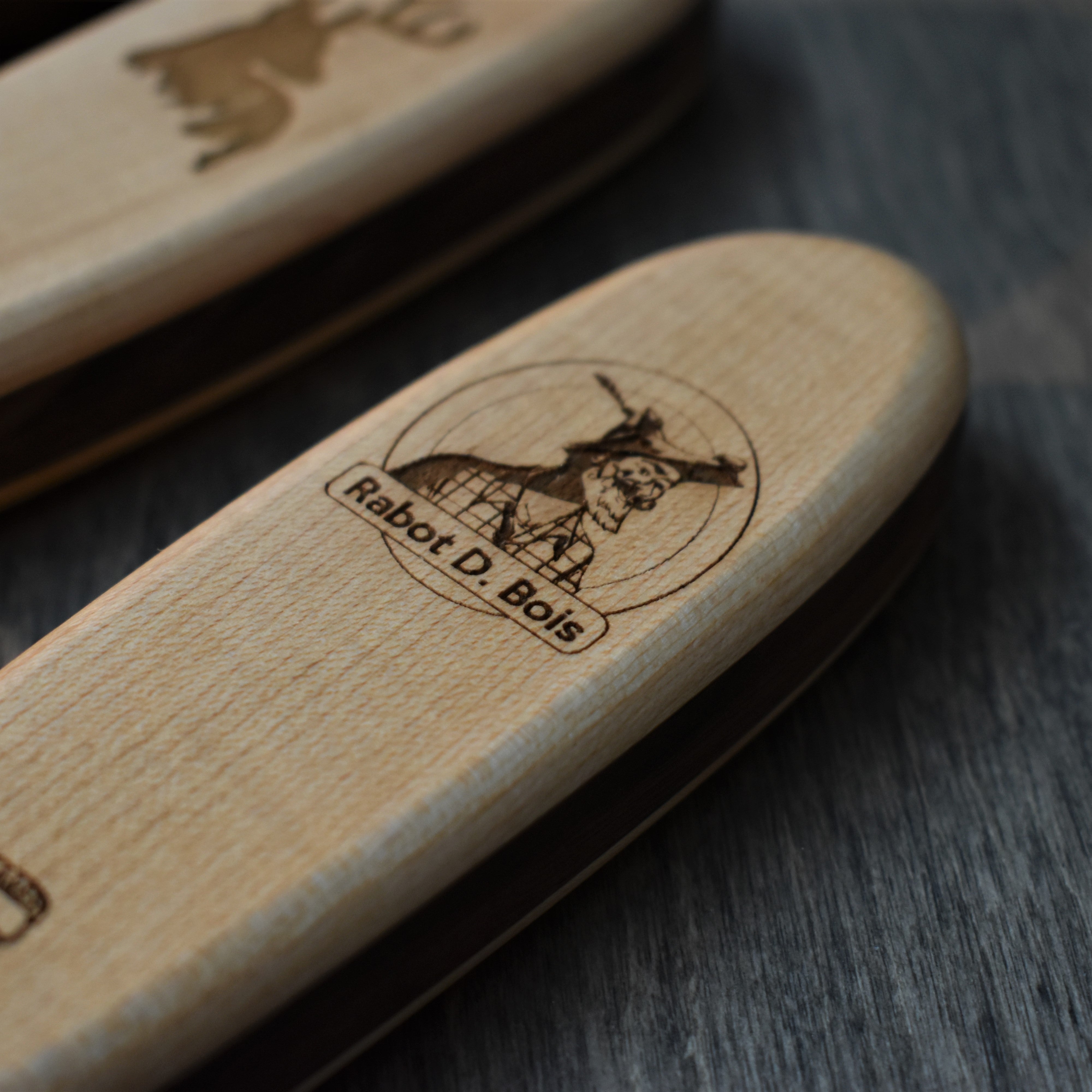 Décapsuleur polyvalent en bois “l’Ultime D-Cap”