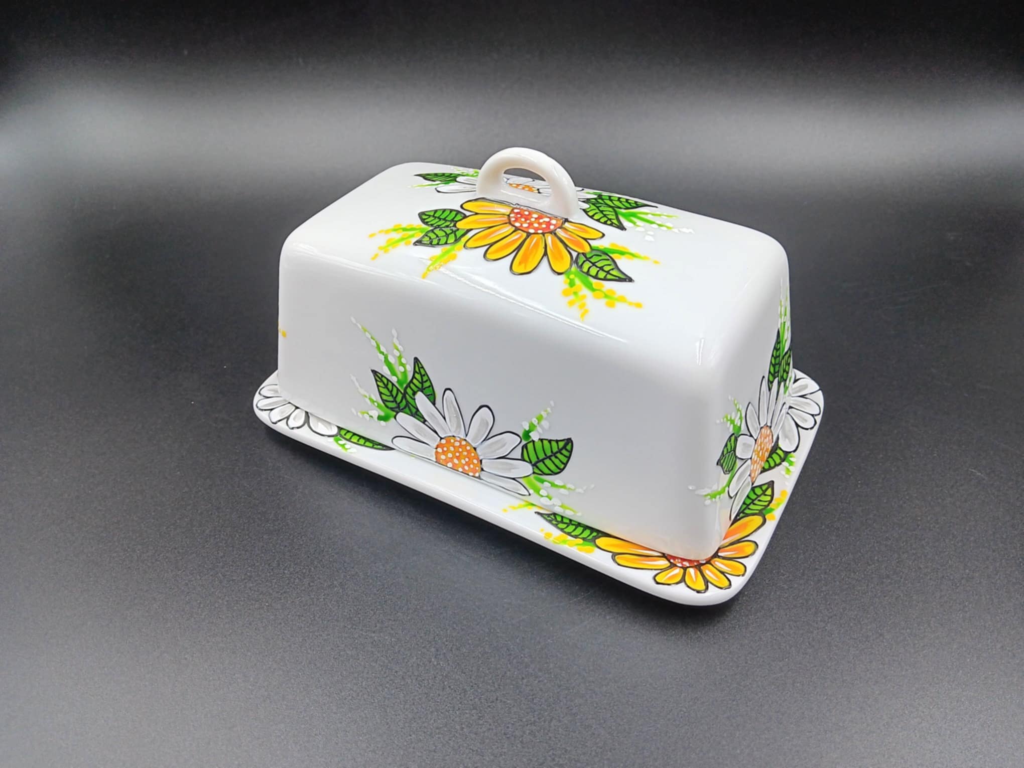 Beurrier porcelaine marguerites jaunes et blanches