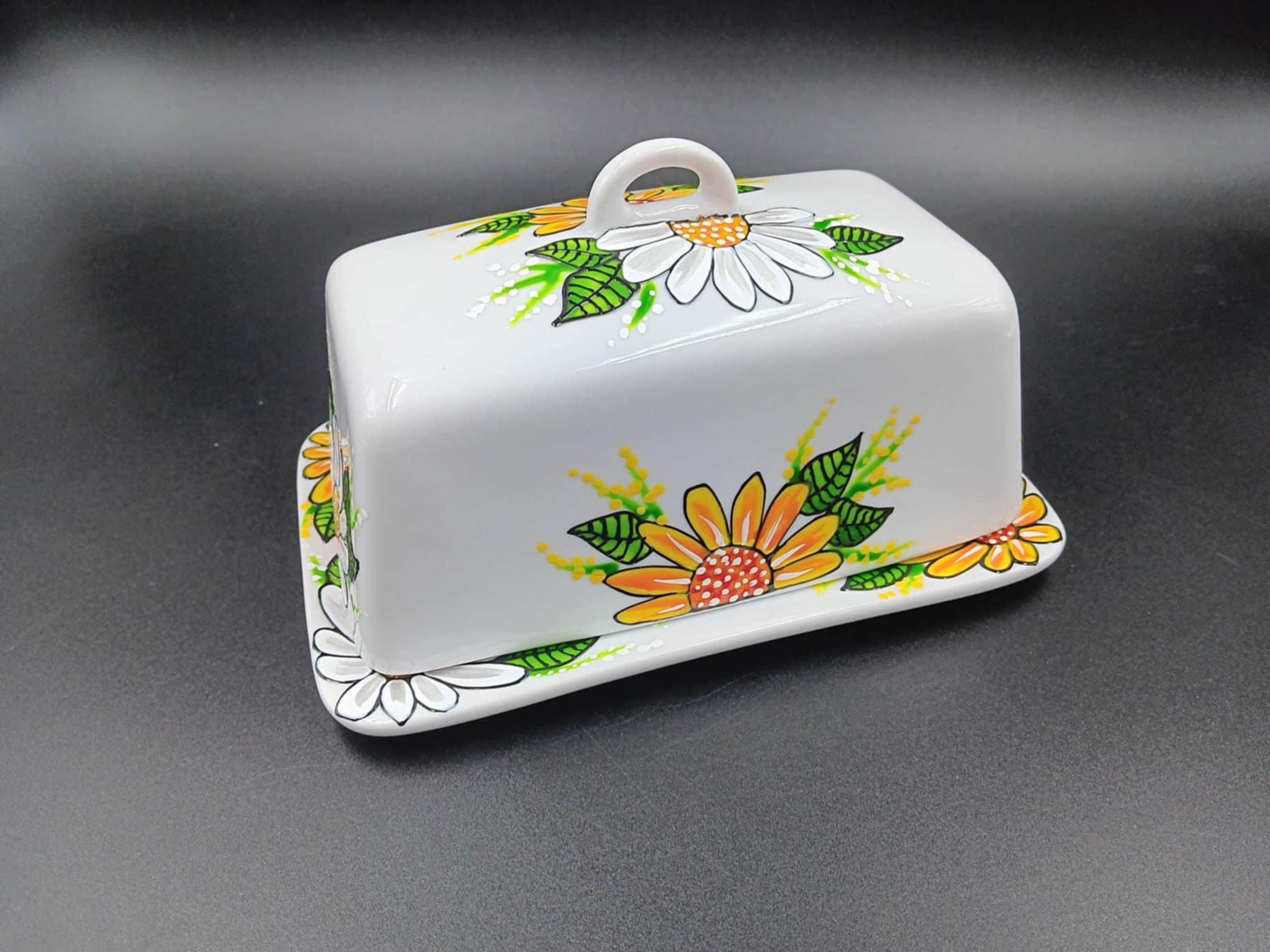Beurrier porcelaine marguerites jaunes et blanches