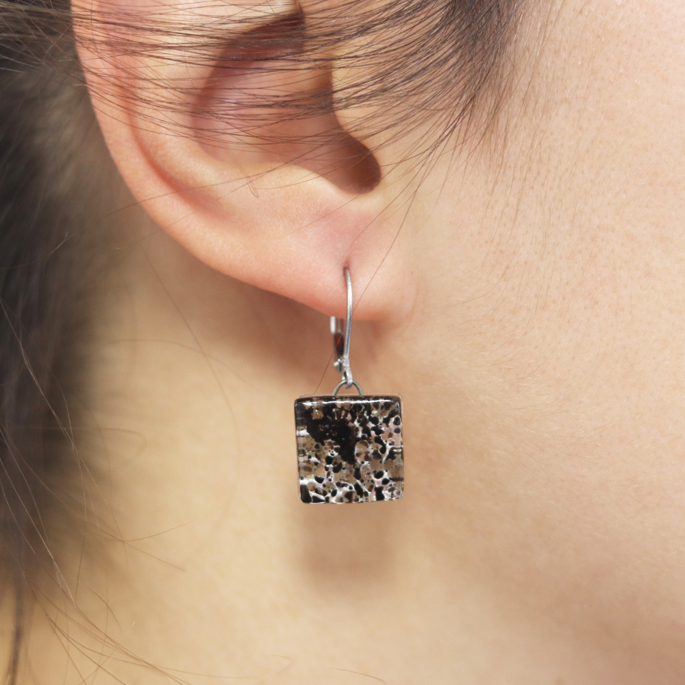 Boucle d'oreille à motif suspendu | Choisissez votre couleur