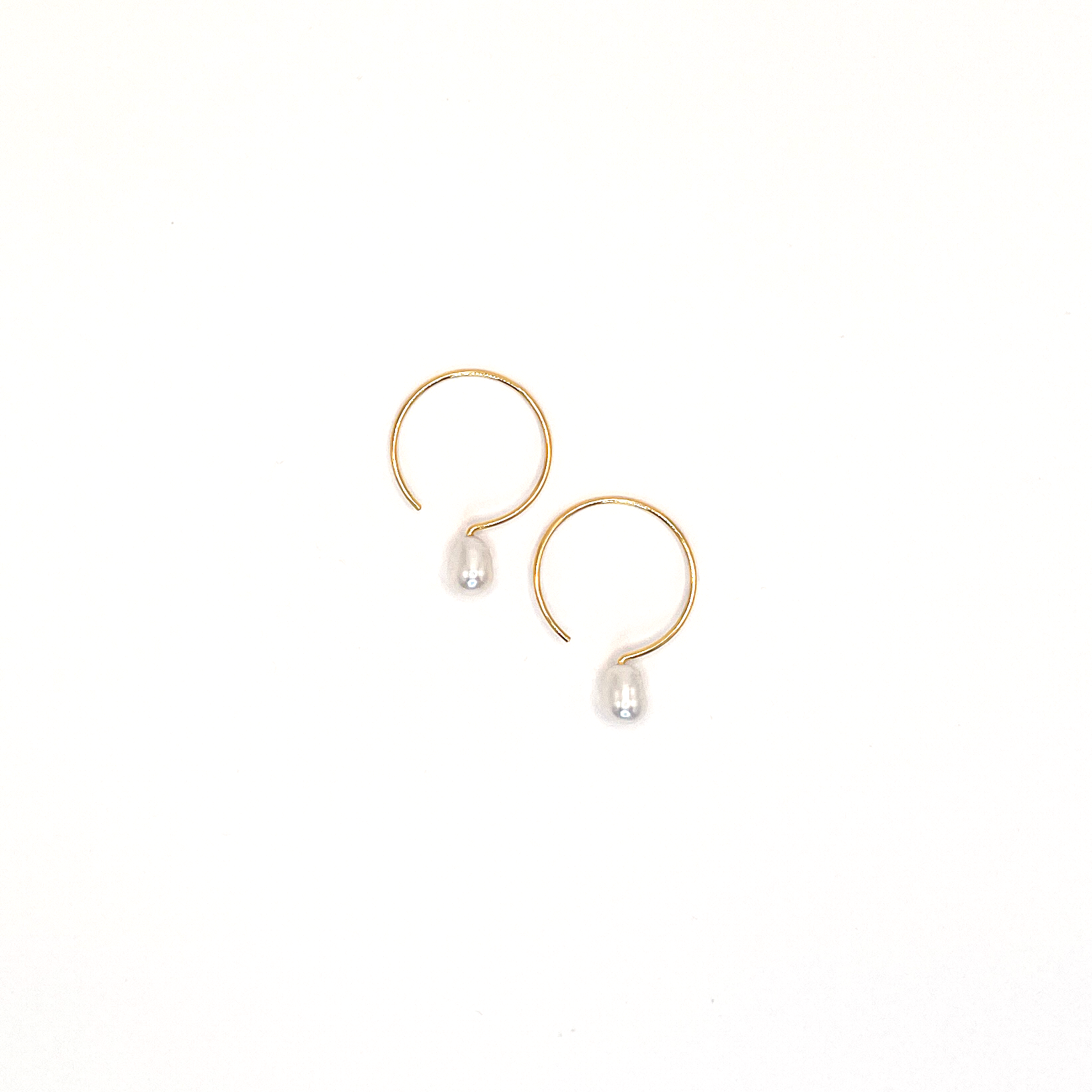 Boucles d’oreilles anneaux en or laminé 14k avec perle baroque de couleur ivoire - 24 mm
