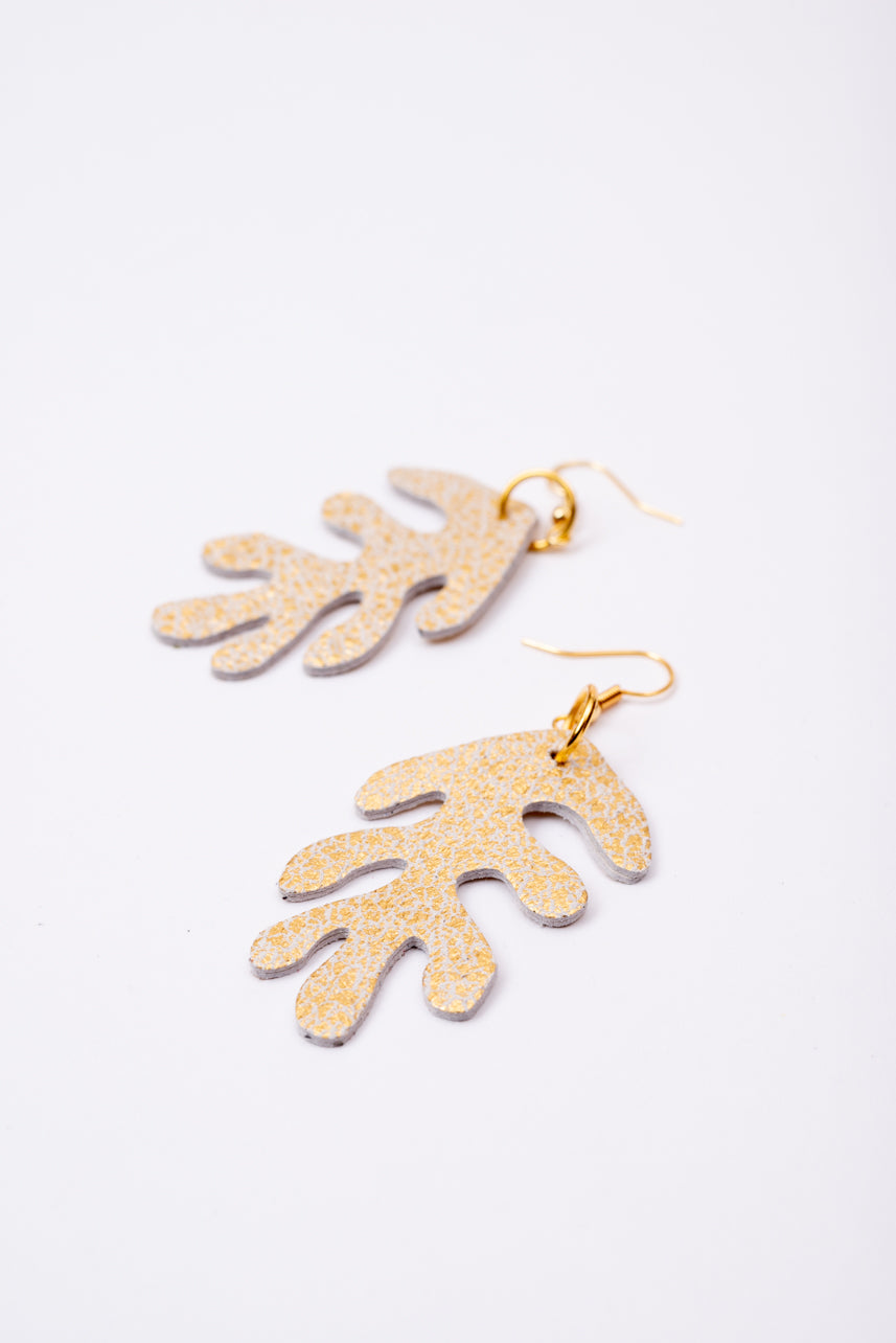 Boucles d'oreilles en cuir de forme organique modèle CORAIL