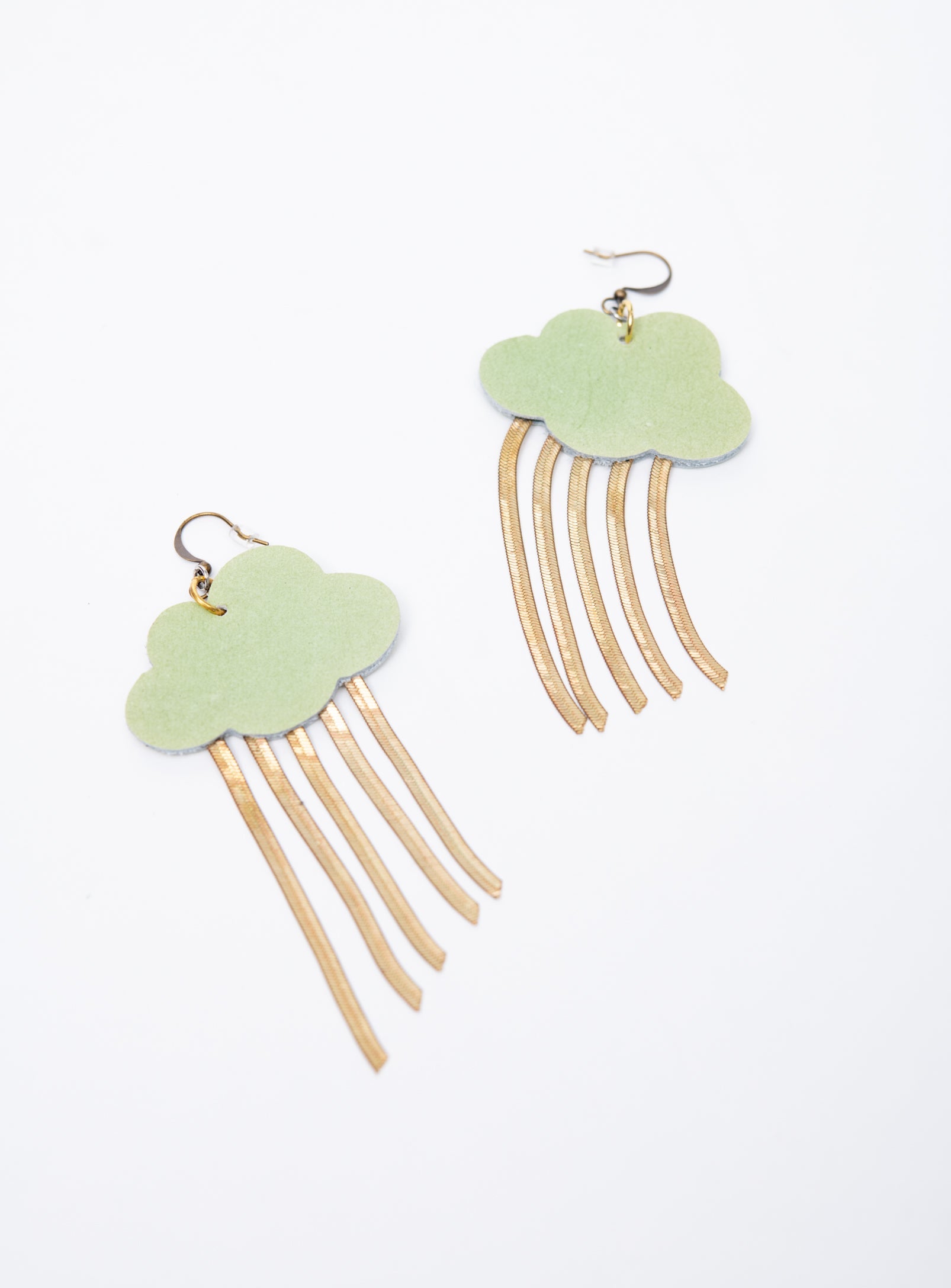 Boucles d'oreilles en cuir et laiton modèle NUAGE