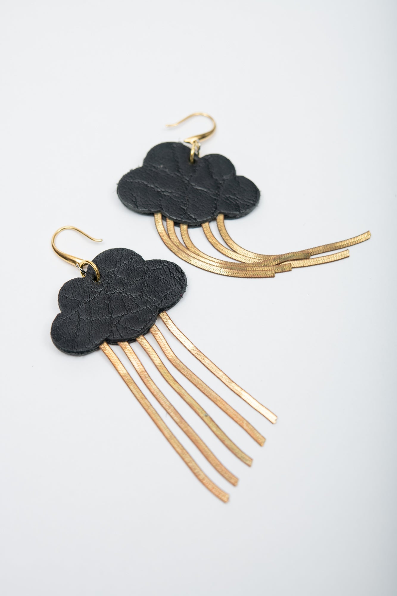 Boucles d'oreilles en cuir et laiton modèle NUAGE