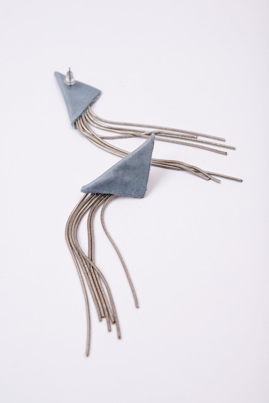 Boucles d'oreilles triangle en cuir modèle KANDINSKY