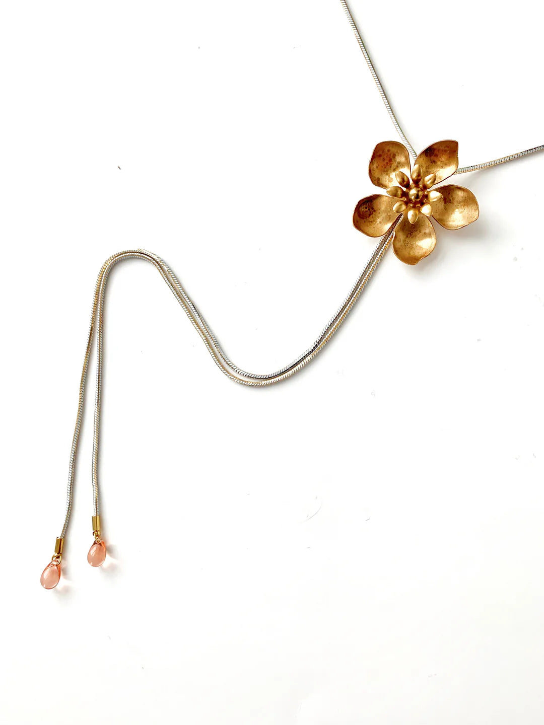 Collier Bolo de fleurs de rose sauvage