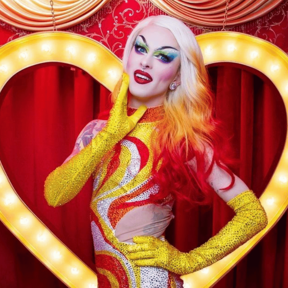 Admission to the Selfie Studio and Polaroid for 2 people - Le Saint-Motel - Montreal