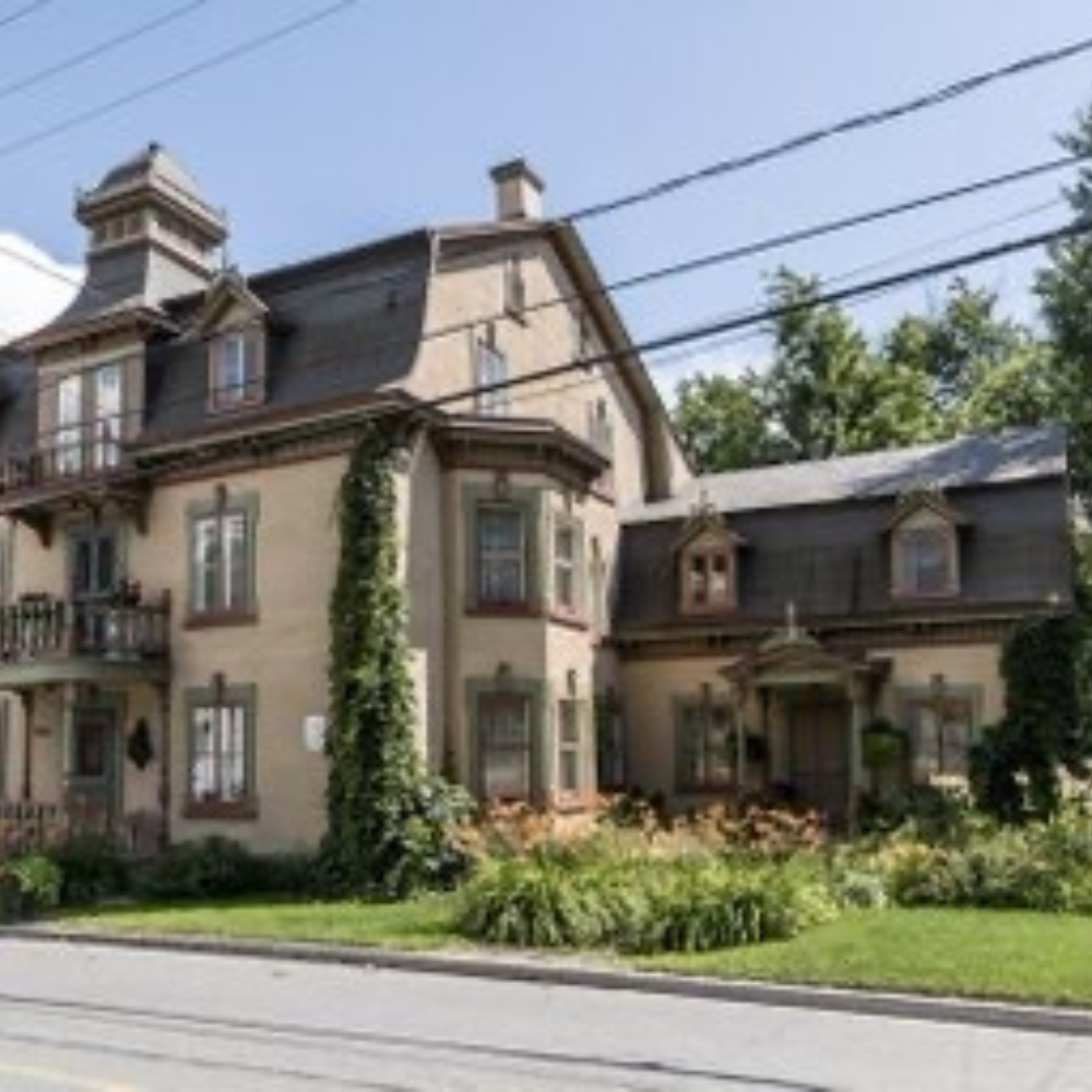 Romantic overnight stay with gift basket for 2 people - La Maison du Notaire