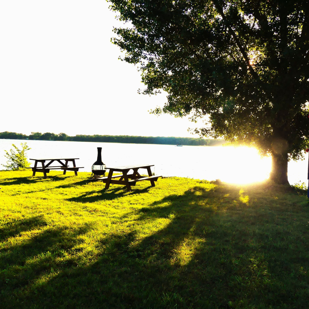 A sweet night on the water for two - Aloberge