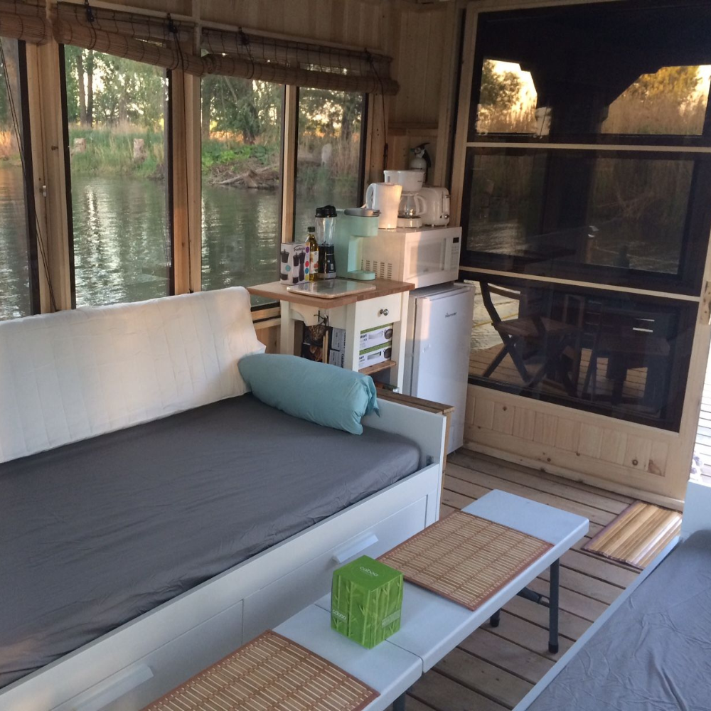 Une nuitée sur l'eau pour deux personnes - Aloberge\r