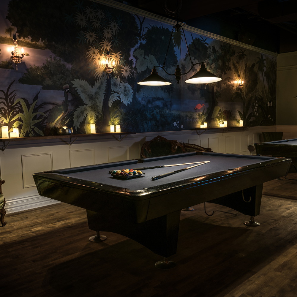 Billiards and cocktails for 4 people - Madame Bovary