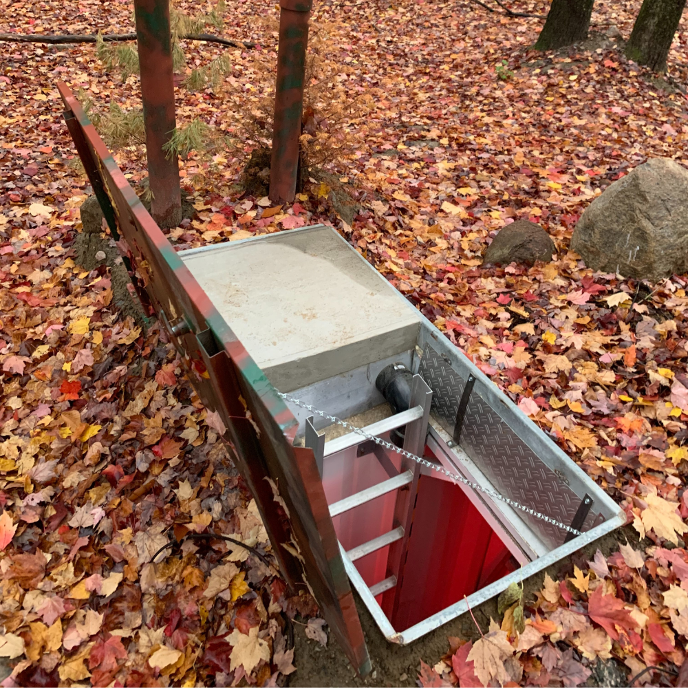 Unusual overnight stay in a bunker for 8 people - ULM Québec