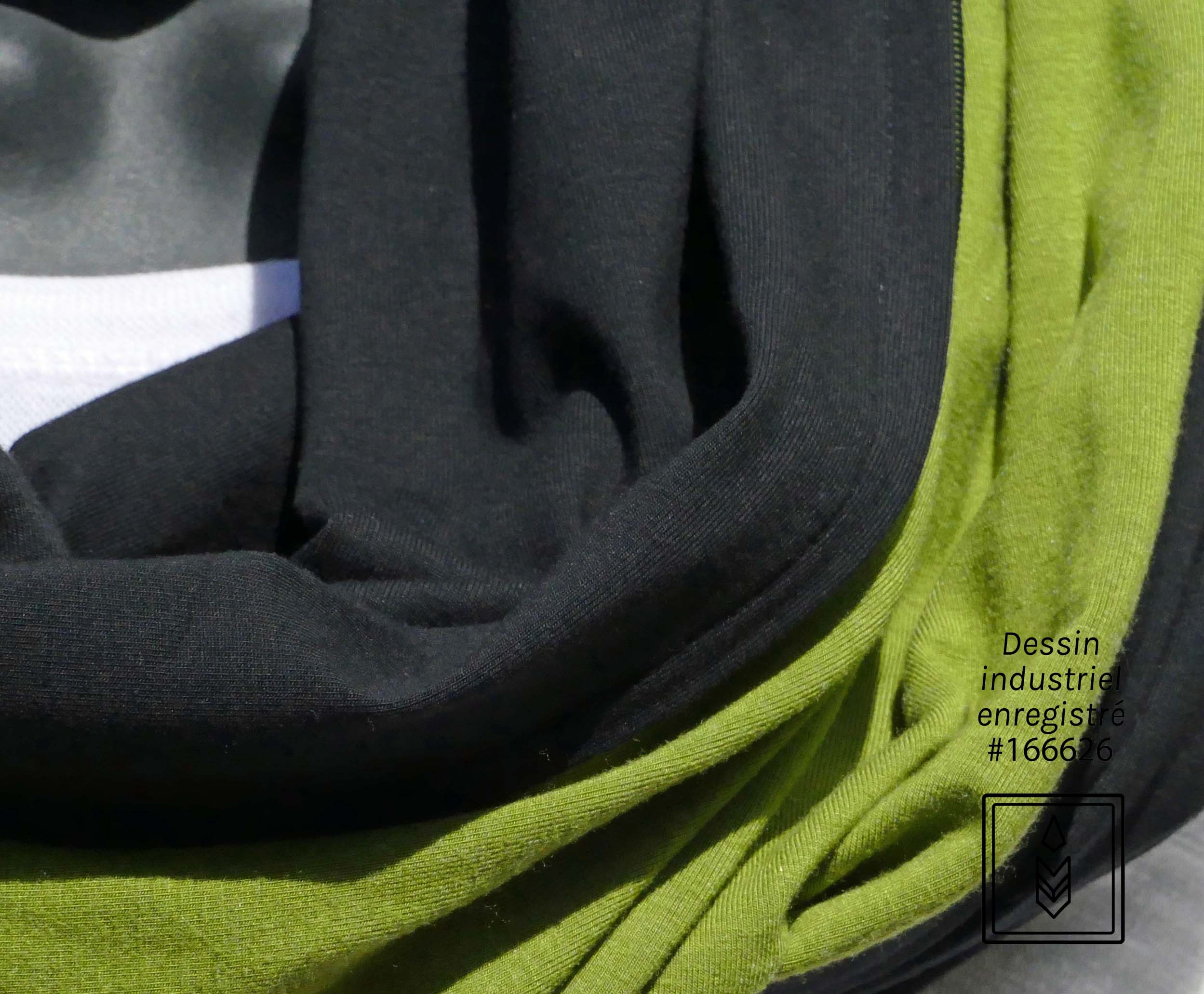 Foulard infini en coton biologique noir uni pour femme