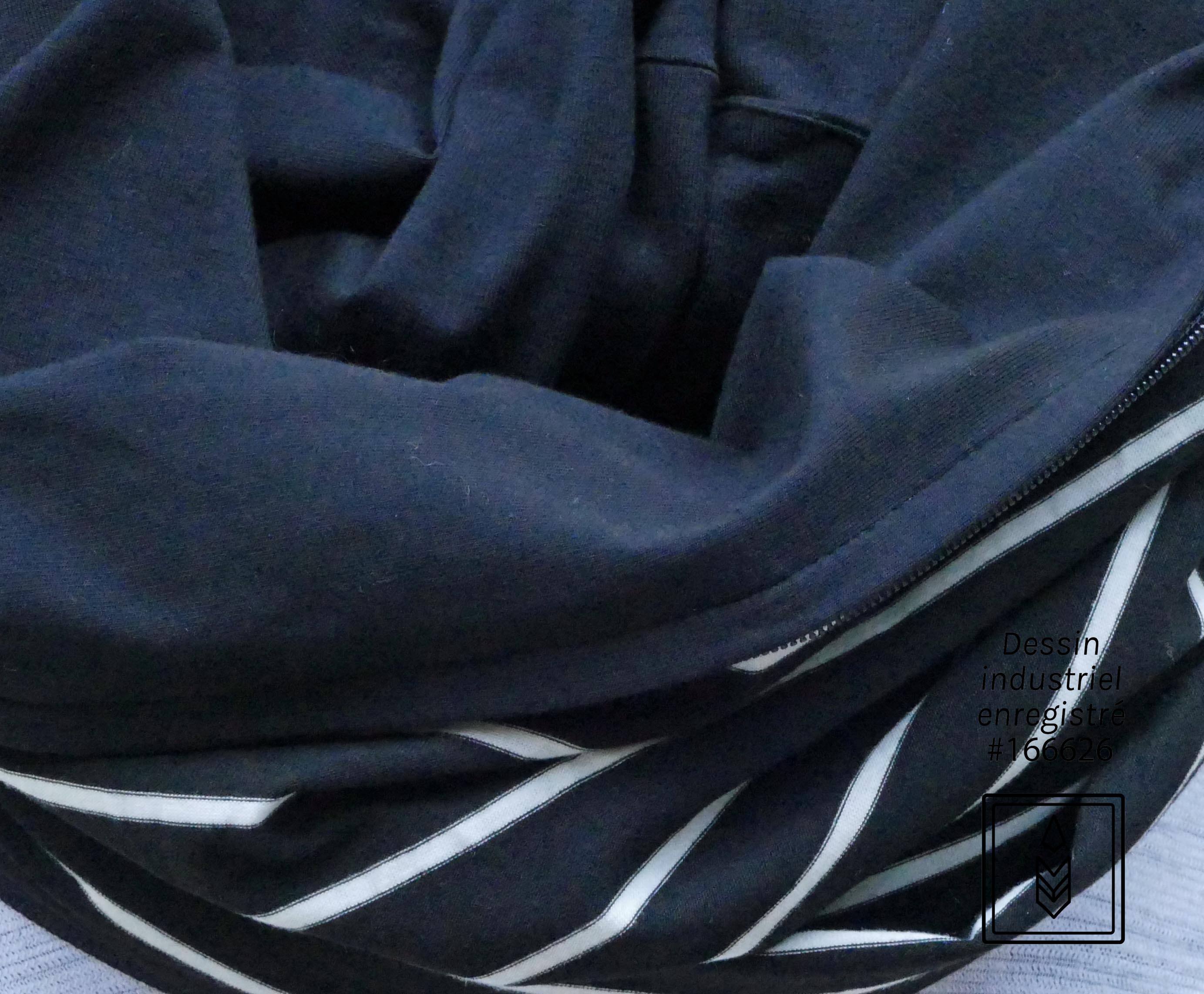 Foulard infini en coton biologique noir uni pour femme