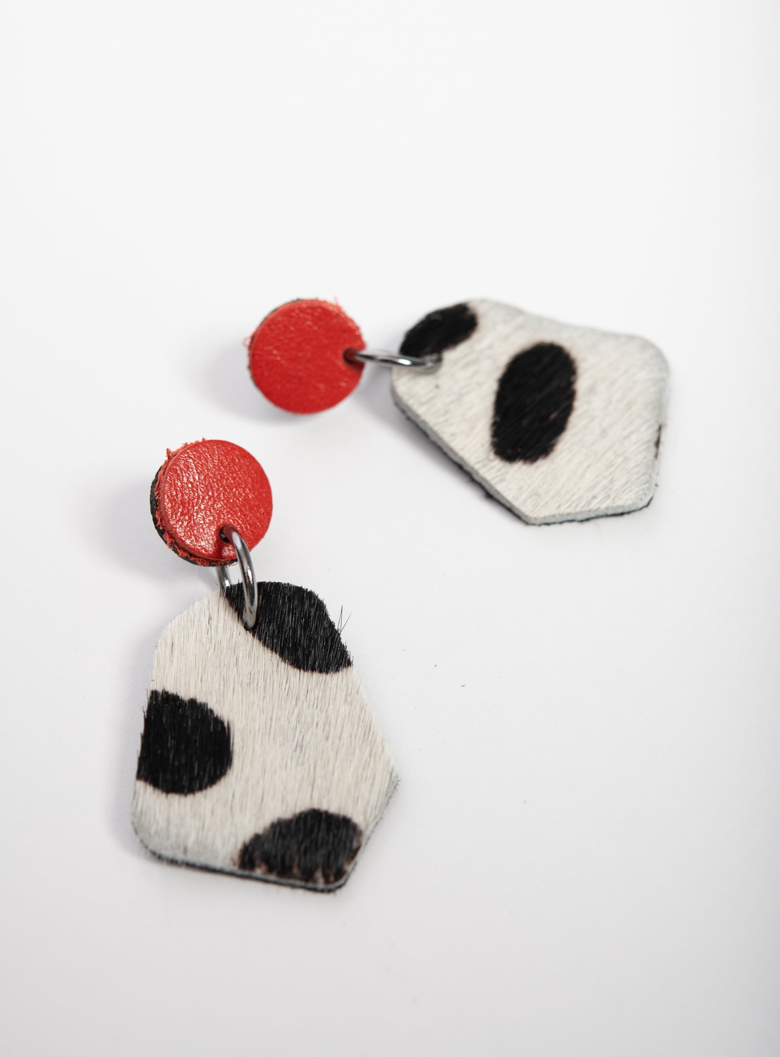 Granges boucles d'oreilles géométriques en cuir modèle DÉLIMA